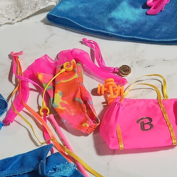 Vtg BARBIE HUGE LOT Clothes Shoes Hangers Accessories Outfits Gymnastics Tennis - Picture 2 of 16